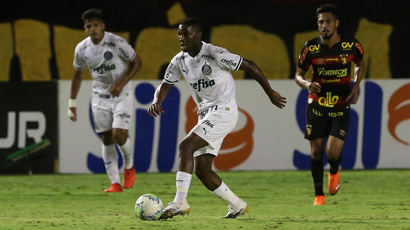 Três jogadores sentem desgaste muscular e preocupam o Palmeiras