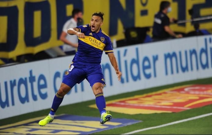 Ábila debocha de denúncias de racismo ao relatar troca de camisas com Marinho