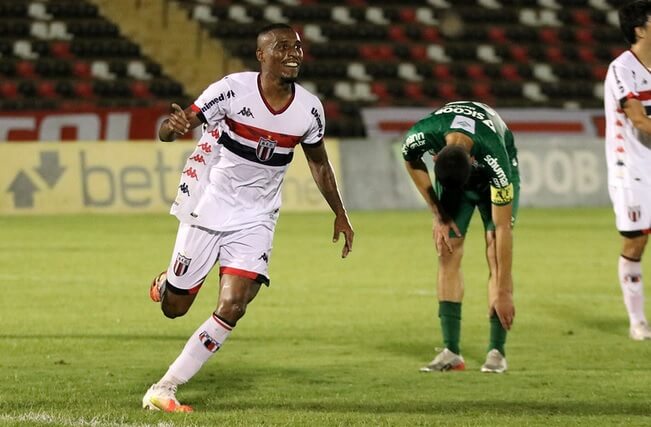 Jeferson fez três gols contra a Chapecoense (Foto: Divulgação/Botafogo)