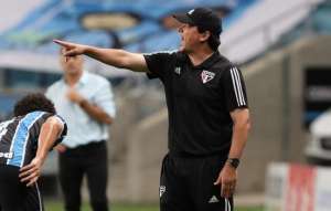 Treinador do São Paulo revela pedido de desculpas a Tchê Tchê por xingamentos