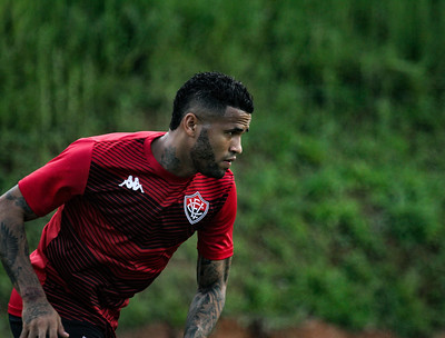 Série B: ​Lateral do Vitória quer evolução do Leão na reta final do campeonato