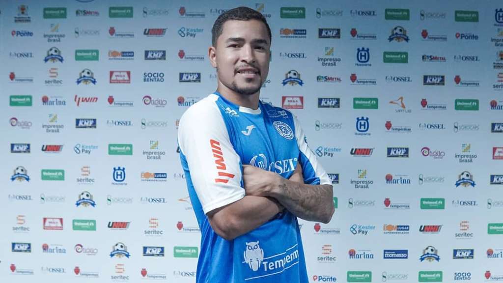 São Bento anunciou a contratação de Victor Guilherme (Foto: Divulgação/São Bento)