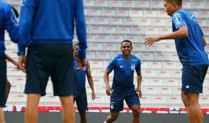 Bahia rescinde contrato com ex-volante de Corinthians e seleção