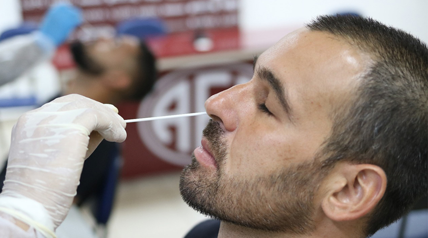 Com testes de covid, elenco da Ferroviária se apresenta de olho no Paulistão