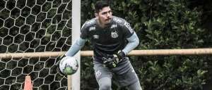 Coronavírus 'tira' e agora devolve titularidade a João Paulo no Santos