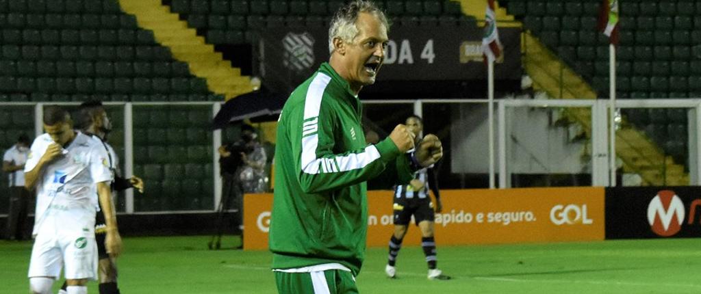 Dois técnicos sondados pelo Cruzeiro antes de Felipão garantem acesso na Série B