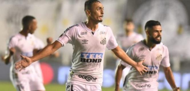 Cuca revela preleção de Pelé no Santos: ‘Participou da conquista nos motivando’