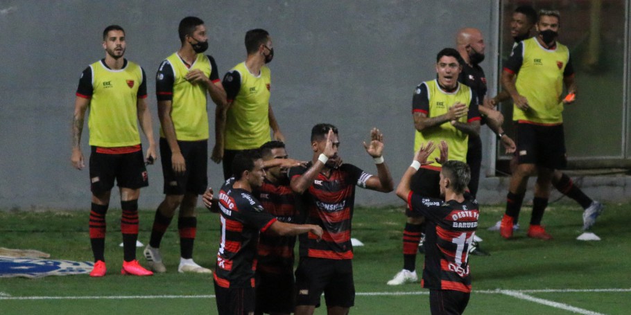 Com destaques de times que conquistar o acesso, Seleção FI da Série B chega no 4-3-3