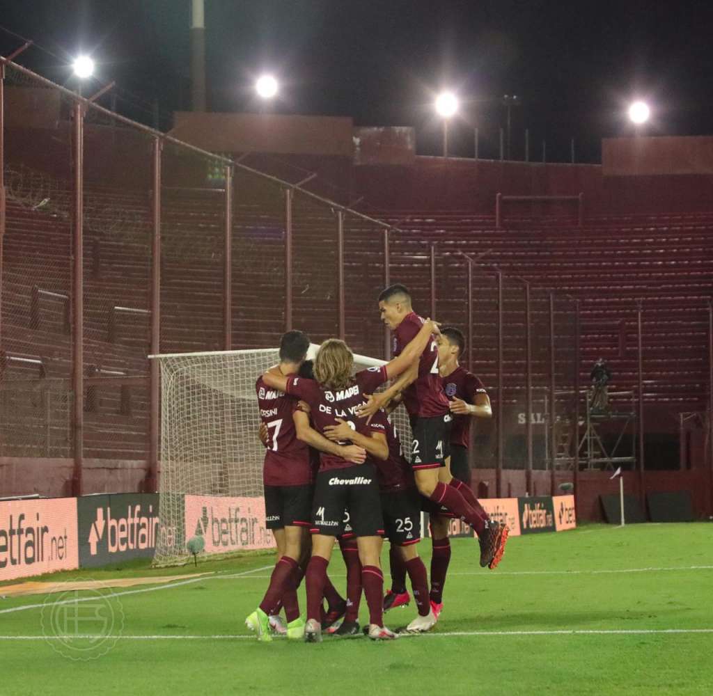 Lanús vence Vélez em duelo argentino e está na grande final