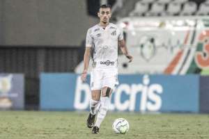 Time japonês não desiste e faz terceira proposta por volante do Santos