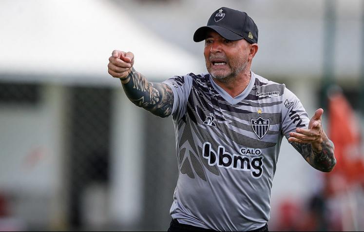 Sampaoli terá apenas um desfalque para escalar o time contra o Atlético-GO