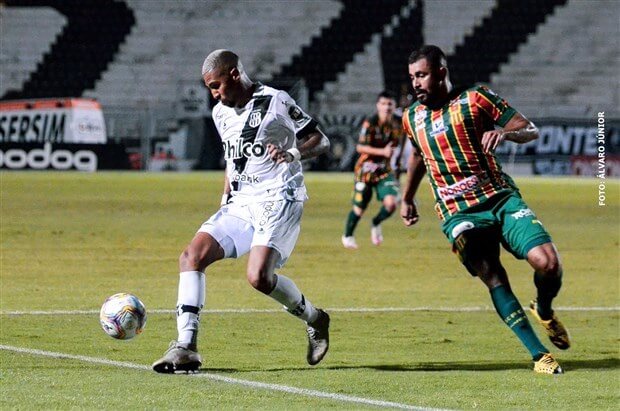 João Veras foi afastado pela Ponte Preta (Foto: Álvaro Júnior/Ponte Press)
