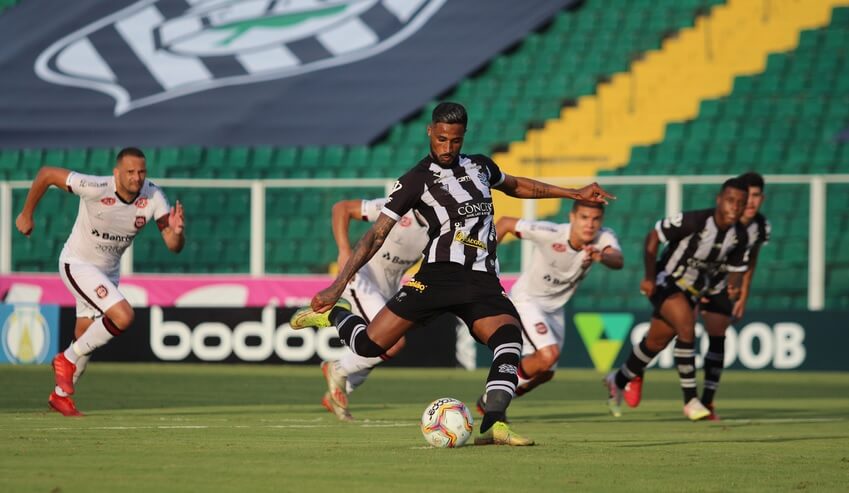 Diego Gonçalves marcou o terceiro gol do Figueirense (Foto: Patrick Floriani/FFC)