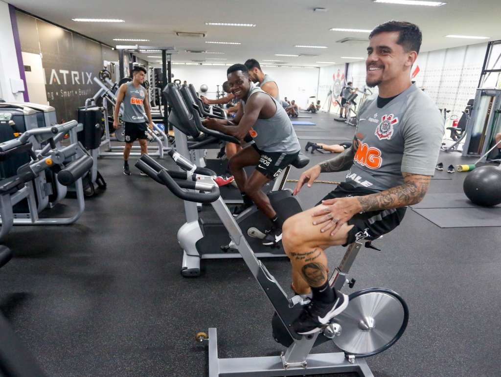 Corinthians se prepara para enfrentar o Palmeiras
