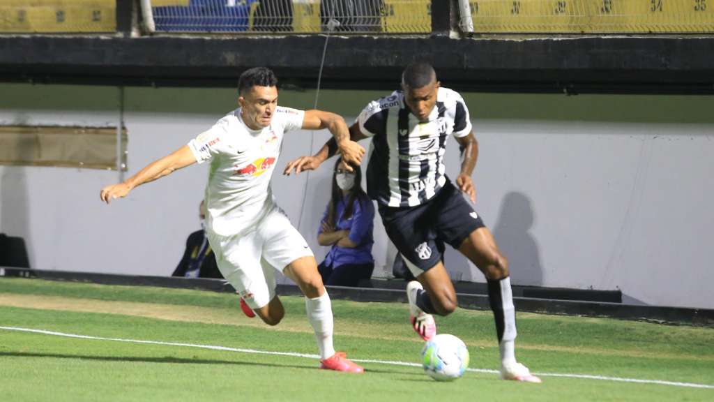 Ceará e Bragantino se enfrentam neste domingo