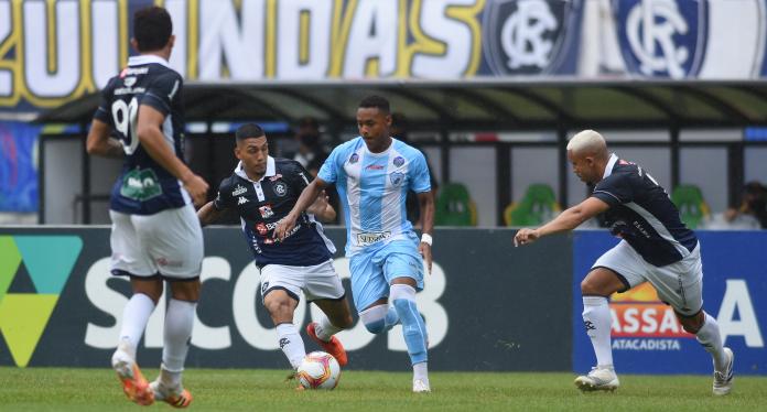 Londrina marcou gol da vitória aos 42 minutos do 2.º tempo