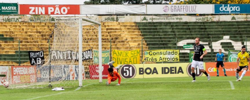 Bola na rede para o Ypiranga em Ijuí. 