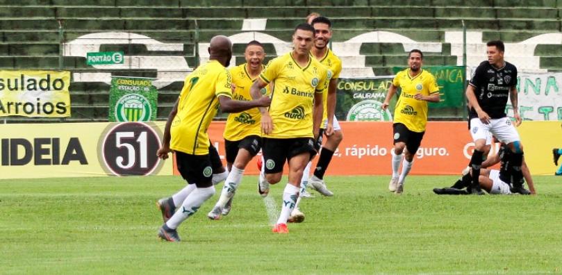 Jogadores do Ypiranga festejaram o gol, mas ficaram sem a vaga