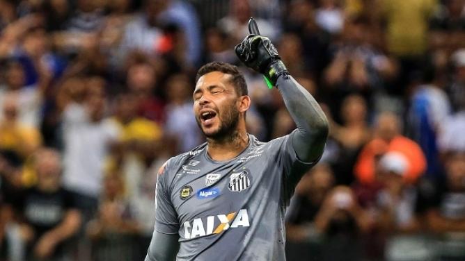 Santos tem volta de Vladimir ao gol e promete sufocar o Botafogo