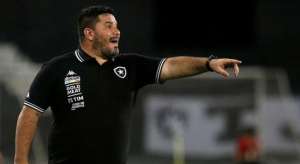 Desesperado, Botafogo tenta acabar com série de derrotas em visita ao Santos