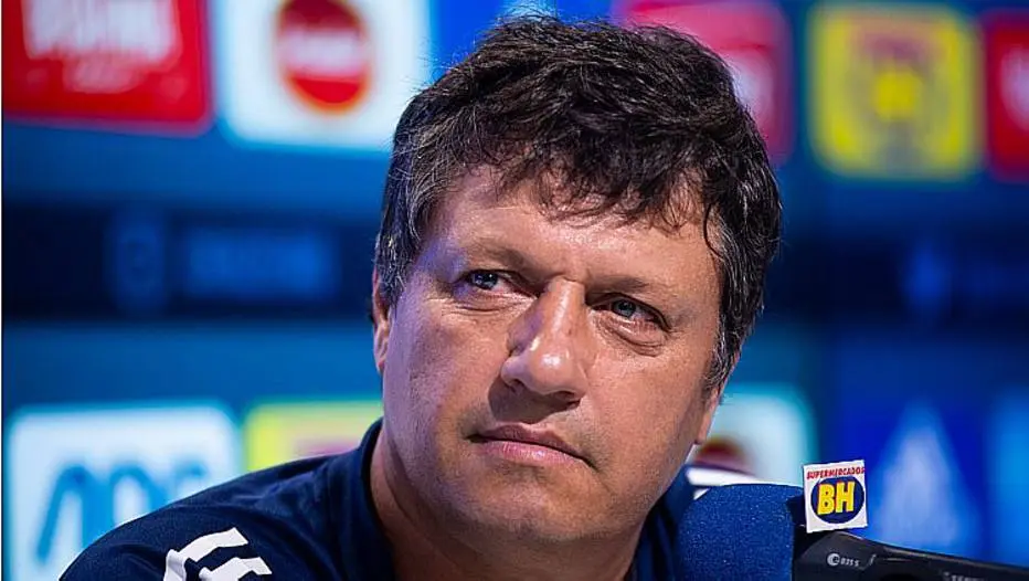 Adilson Batista apresenta melhora e deixa UTI após enfarte: ‘Nova chance na vida’