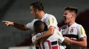 Santa Cruz-PE 3 x 1 Brusque-SC - Cobra Coral vai bem, mas não consegue o acesso