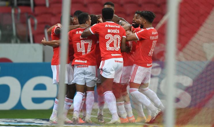 Internacional encostou no líder (Foto:Ricardo Duarte)