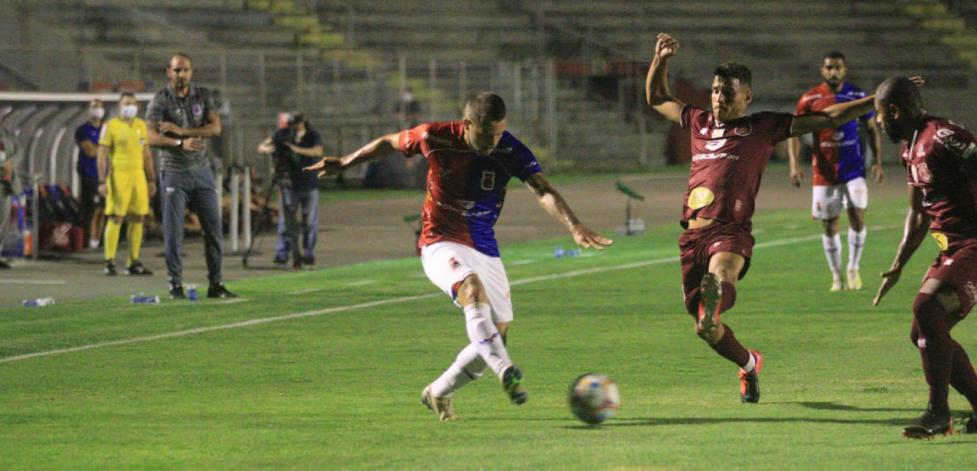 CHANCES DE DEGOLA: Três vagas, cinco clubes na briga e Bota e Paraná quase lá