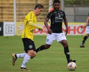 Com Série C, Band goleia Globo, chega a 30 pontos e lidera audiência