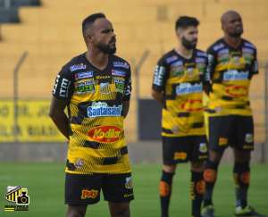 Série D: Atacante do Novorizontino comemora gol contra o Floresta-CE e projeta volta