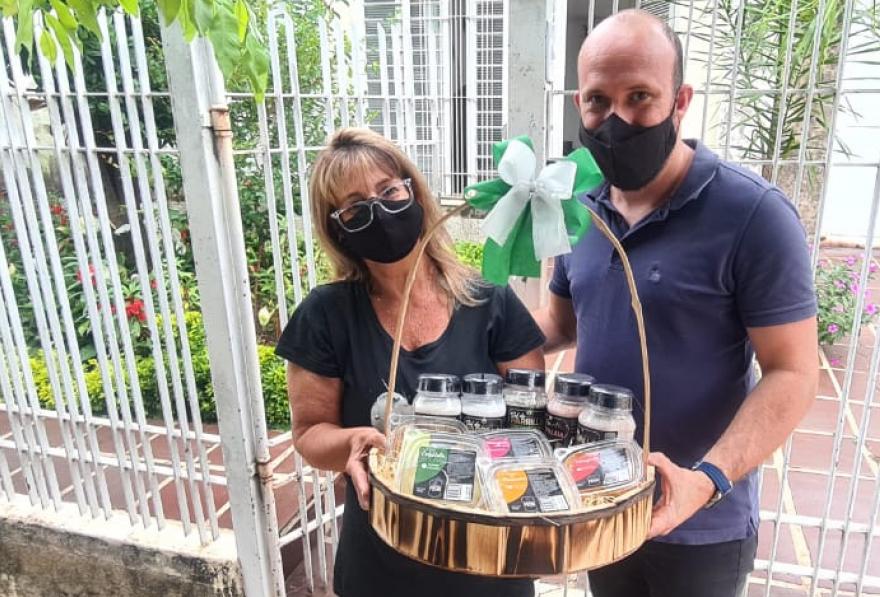 Marilda Franco, torcedora do Bugre, recebe prêmio