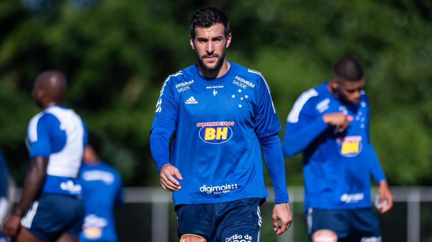 Cáceres admite fracasso do Cruzeiro na Série B e vê reta final como ‘preparação’