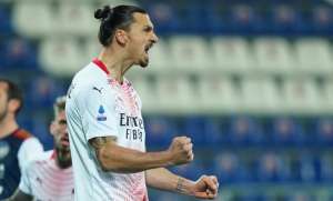 ITALIANO: Ibrahimovic brilha, Milan supera o Cagliari e fechará 1º turno na liderança