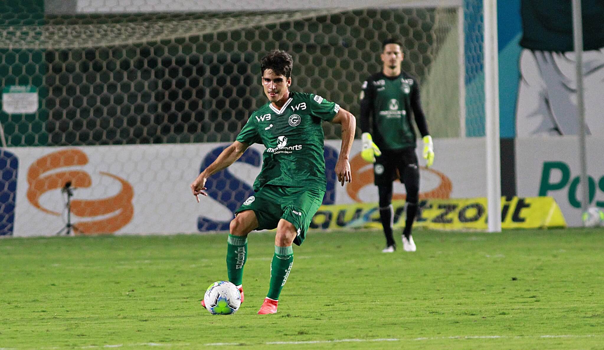 Emprestado pelo Atlético-MG, volante do Goiás testa positivo para Covid-19
