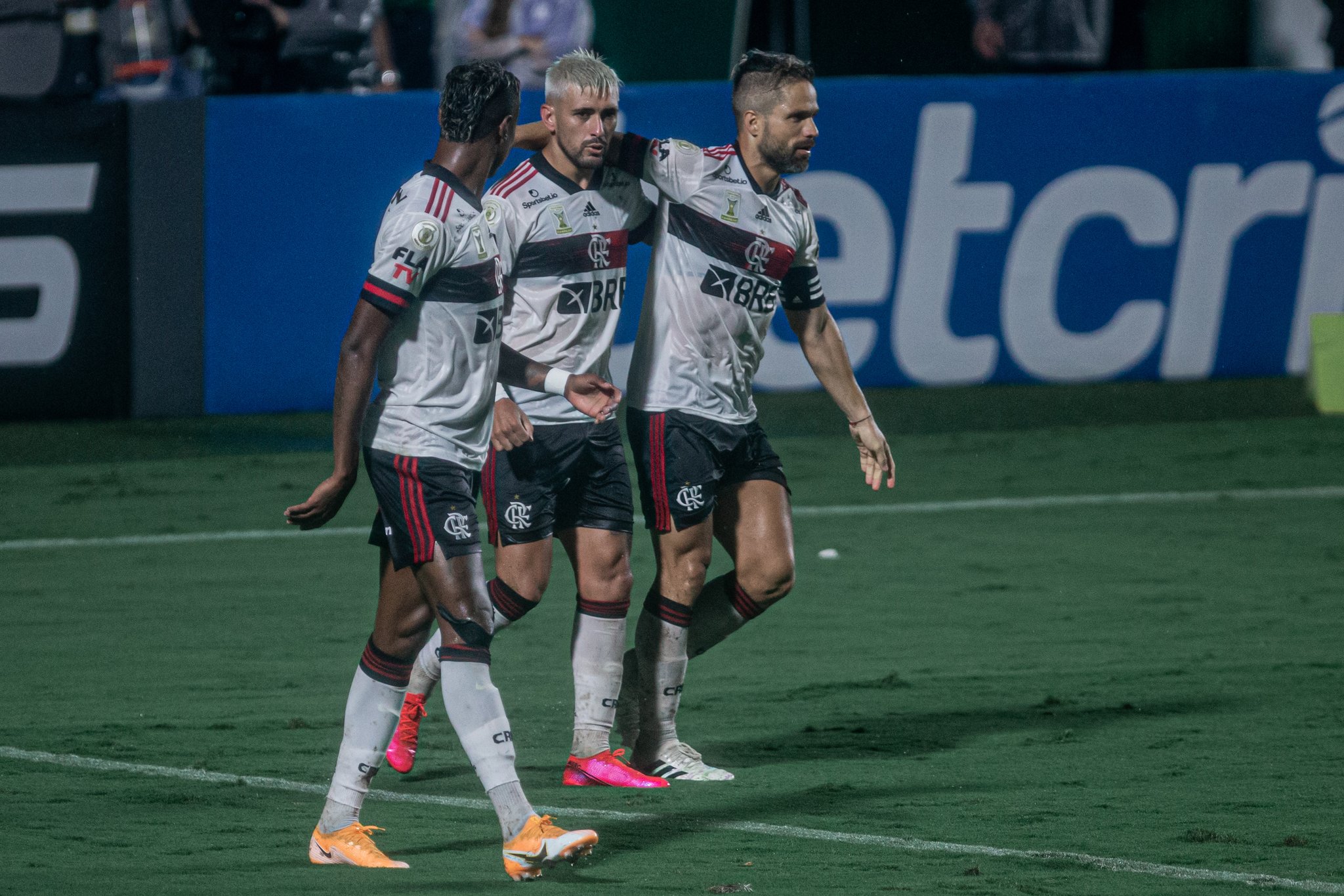 PLACAR FI: Com goleadas de Fla e Palmeiras, confira TODOS os resultados do dia