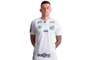 Volante sofre grave lesão no joelho e desfalca Santos na final da Libertadores