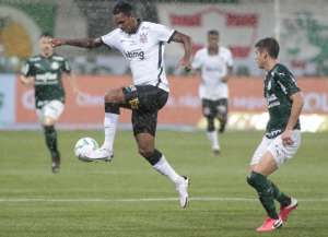 Mancini diz que goleada 'dói', mas mantém foco do Corinthians por vaga na Libertadores