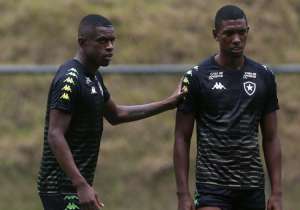 Dupla do Botafogo tem propostas do exterior e poderá deixar o clube em 2021