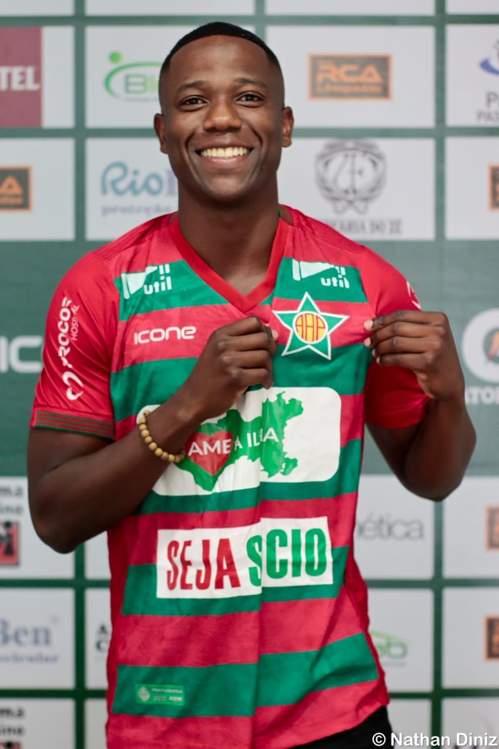 Atacante ex-Vasco e Botafogo tem contrato prorrogado com time do Norte