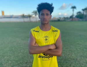 Meia da base de clube do Acre fica próximo de acerto com o Fluminense