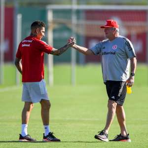Abel Braga supera início ruim e recoloca Inter na briga pelo título brasileiro