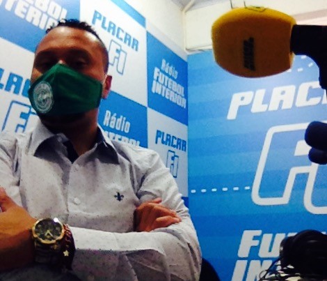 Programa Hora do Bugre entrevista ex-zagueiro do Guarani nesta quarta. Participe!