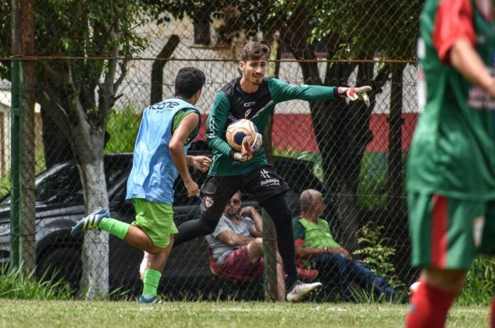 Paulista A2: Portuguesa anuncia renovação de contrato com goleiro