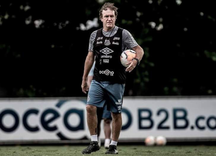 Cuca vibra com Santos, mas lembra medo da morte: ‘Penso se é certo estar jogando’