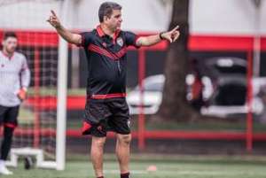 Com quatro desfalques, Atlético-GO faz duelo direto contra degola diante do Botafogo