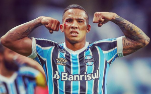 Jael, o Cruel, rescinde com FC Tokyo e prioriza time gaúcho no Brasil