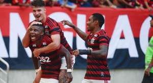 Time de Iniesta anuncia a contratação de jovem atacante do Flamengo