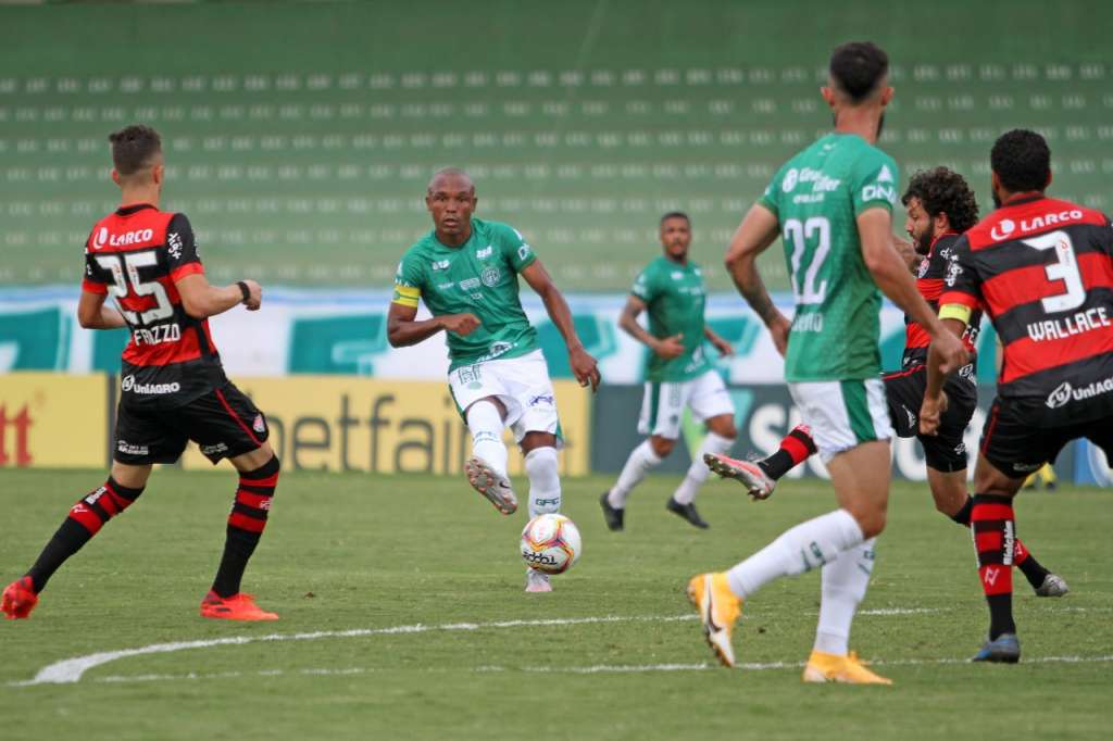 Guarani 1 x 2 Vitória - Leão vence, respira e acaba com chances de acesso do Bugre 3 0002050523118 img