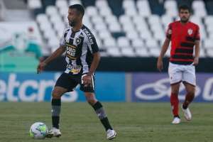Volante do Botafogo desabafa após nova derrota: 
