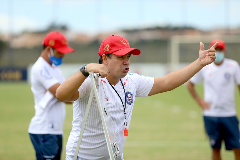 Após vencer e sair do Z-4, técnico do Bahia se diz aliviado pelo resultado
